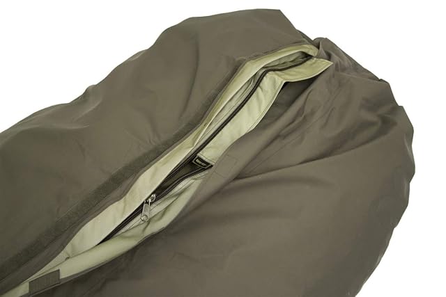 Olivgrüne Schlafsackhülle aus 3-lagigem Gore-Tex von Carinthia