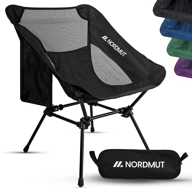 Schwarzer packbarer Campingstuhl von NORDMUT mit Rahmen aus Aluminium und Tragetasche