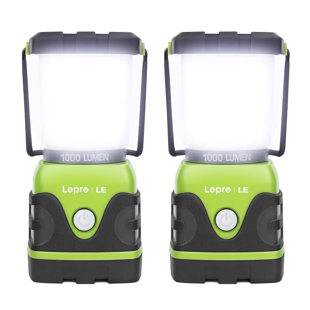 Grüne Campinglampe von Lepro mit halbdurchsichtigem Gehäuse und Metallbügel, als Zweierpack verkauft