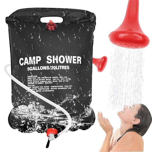 Schwarzer Solar-Campingduschbeutel von Traxenta aus PVC mit 20 Litern und abnehmbarem Schlauch