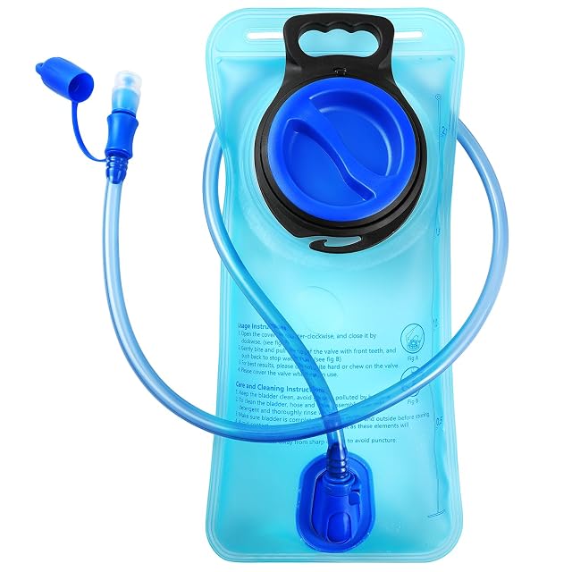 Blaue Trinkblase von Geroony mit 2 Litern und einem Trinkschlauch von 100 cm
