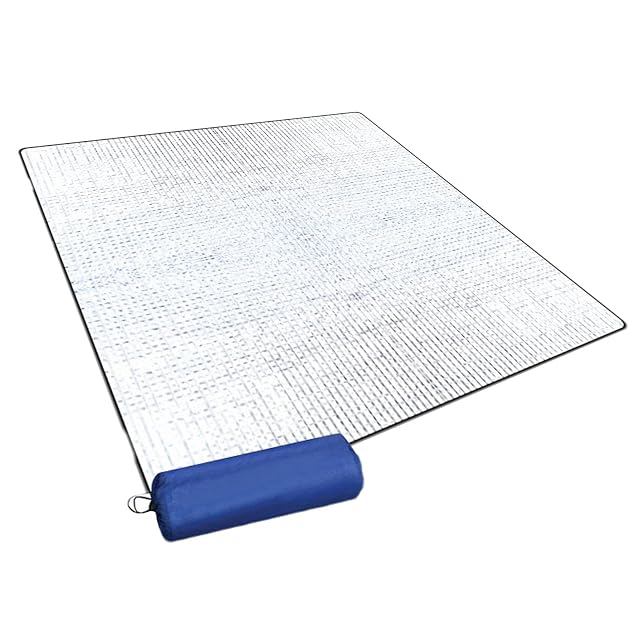 Beidseitig mit Aluminiumfolie beschichtete Schaumstoff-Campingmatte von Mirenko, flach ausgelegt, mit Aufbewahrungsbeutel